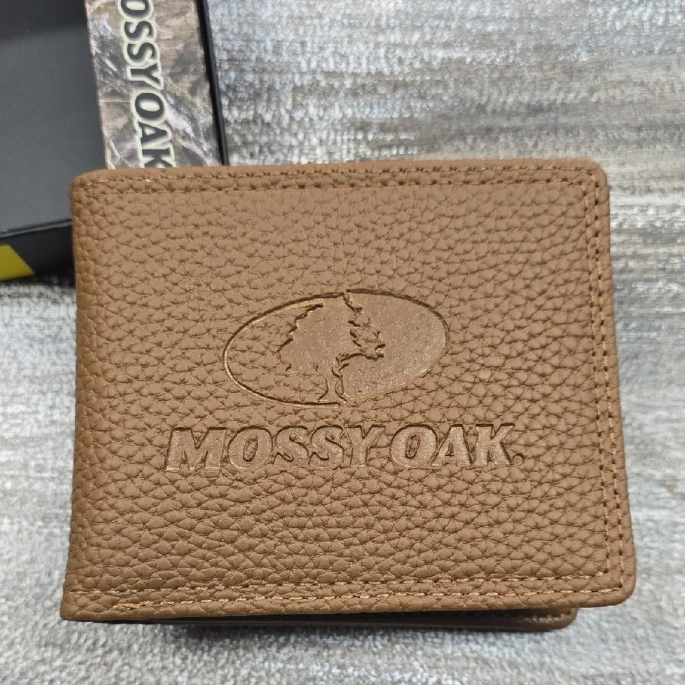 Mossy Oak Brown Bi‑Fold Wallet – Pebble Leather‑Like Texture